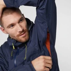 Rab DOWNPOUR PLUS 2.0 JACKET Herren - Regenjacke 37 Rab DOWNPOUR PLUS 2.0 JACKET Herren - Regenjacke -Sportbekleidungsgeschäft 5638025925 i downpour plus 20 jacket rab 24